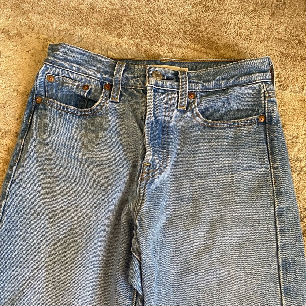 Levi’s Wedgie Button Fly Straight Leg Jeans High Waist 100% Cotton Medium Wash - Picture 2 of 13